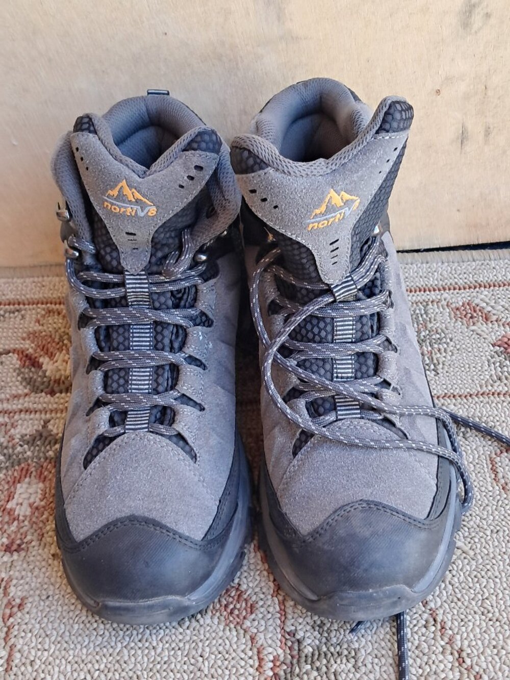 Nortiv8 Brand Youth Hiking Boots size 8 Worn Once Like New